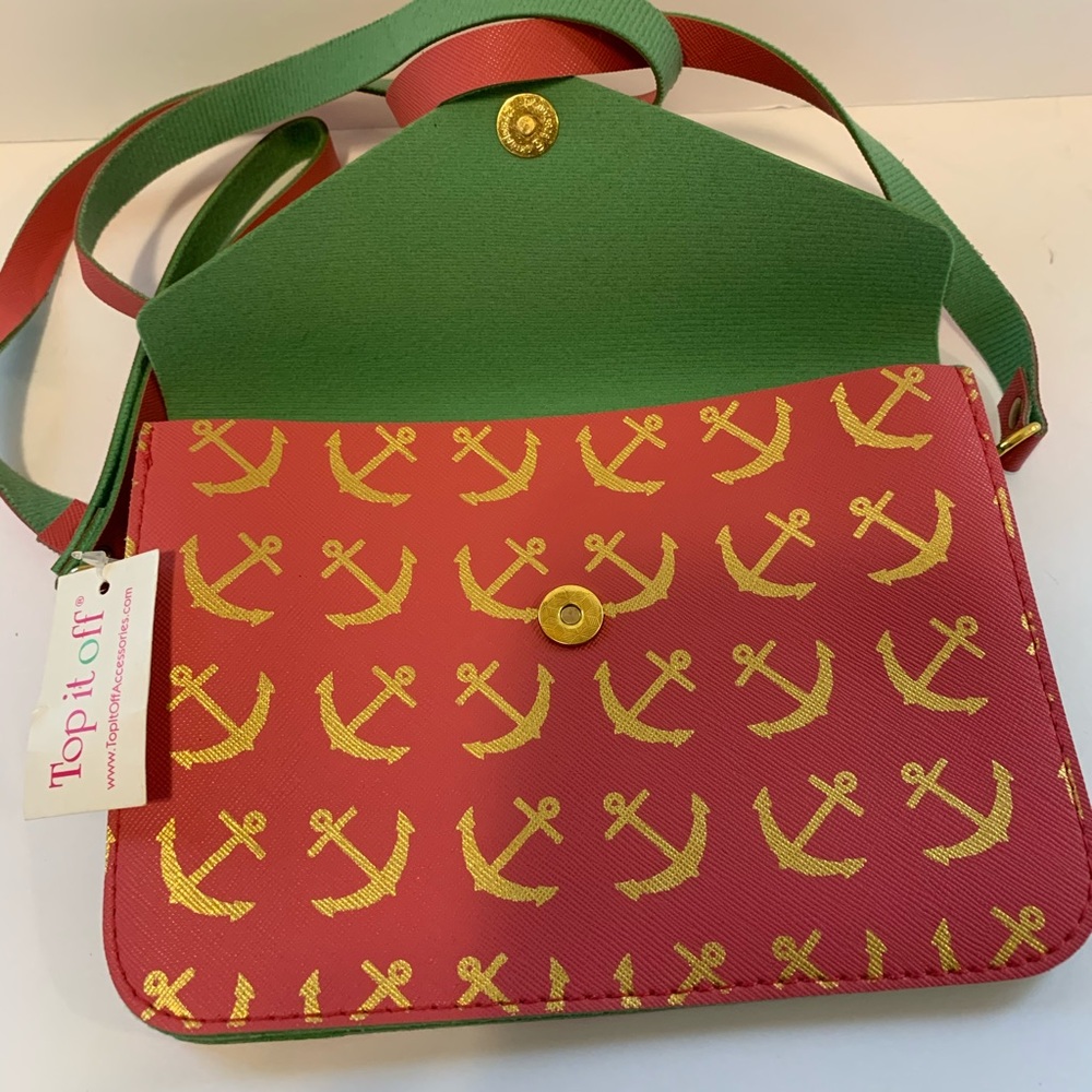 Top It Off Shoulder Bag/Wristlet NWT - Picture 3 of 7